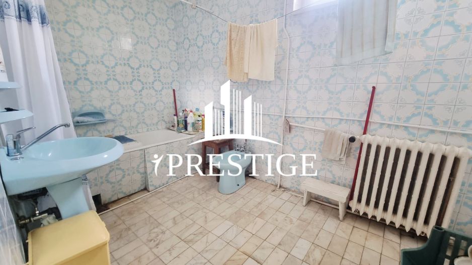 CASĂ INDIVIDUALĂ DE VÂNZARE S+P+E, 2 GARAJE, 777MP TEREN, ULTRACENTRAL - Poză 14
