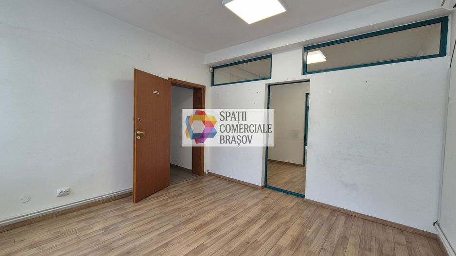 Shoroom cu depozitare Brașov 244 mp - Poză 8