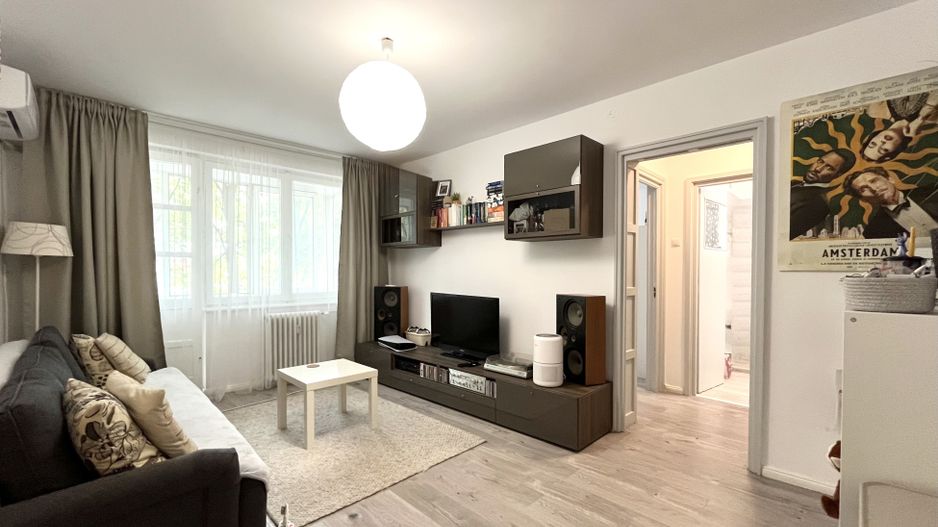 Apartament cu 2 camere, vedere la parc, în zona Central-Piata Unirii - Poză 2
