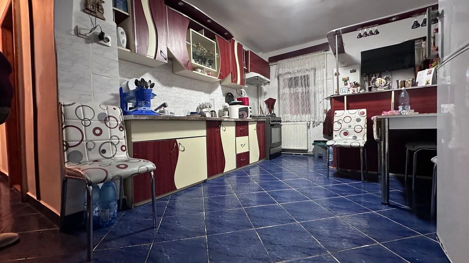 Apartament spațios cu 4 camere de vânzare! - Poză 10