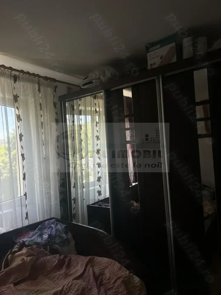 Ap cu 3 camere în Păcurari,izolat+geam la baie 108.000 euro negociabil - Poză 8