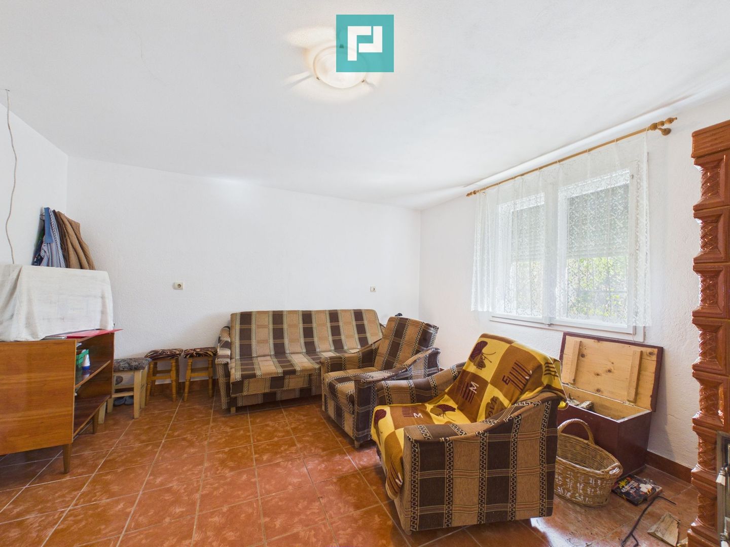Casă cu teren 2877 mp, orașul Ineu - Poză 10