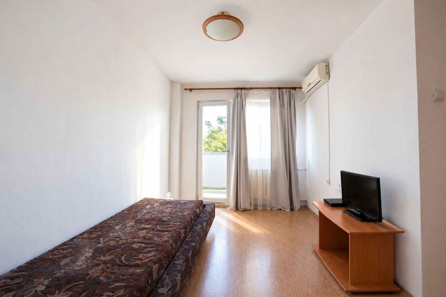 Garsoniera 30mpu+5mp balcon,1979, Campia Libertatii - metrou Muncii - Poză 1