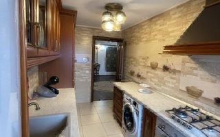 Proprietate specială cu 3 camere în Bucuresti - Poză 2