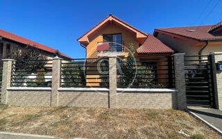 Casă de vânzare cu 4 camere în Cartierul Tineretului, Oradea - Poză 1