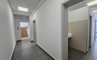 Spatiu de birouri de inchriat locatie centrala si vizibilitate buna - Poză 5