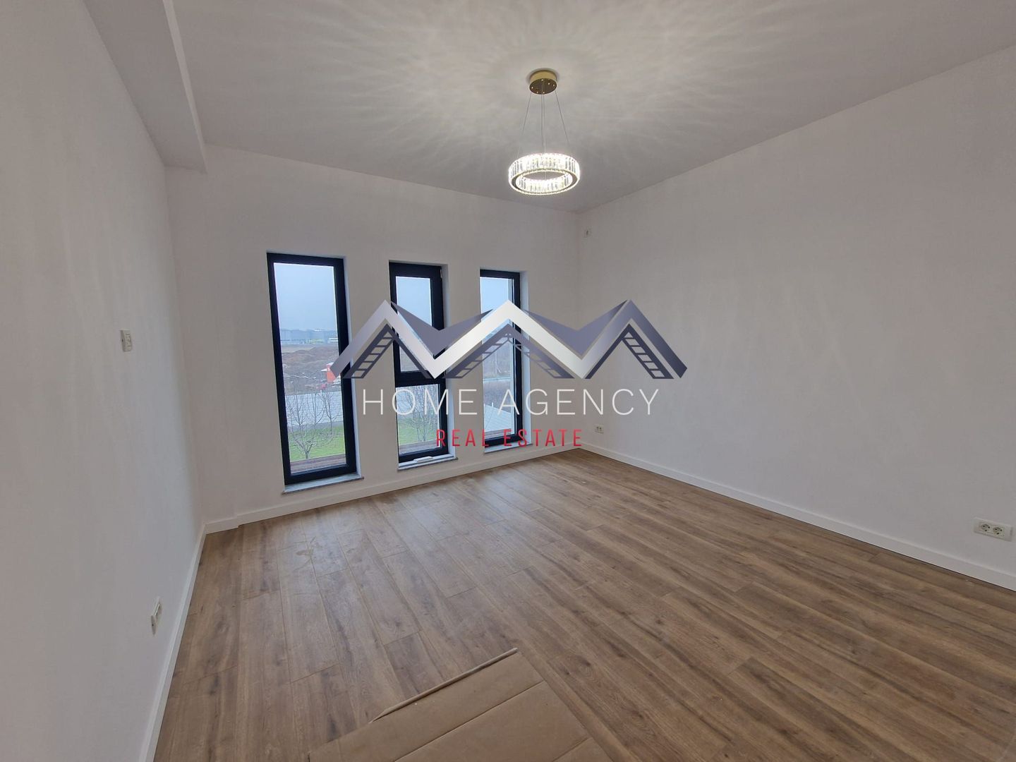 Casă single P+1+Pod în Otopeni - Poză 15