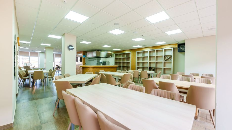 Cladire de birouri de vanzare. Comision 0% la cumparare - Poză 16