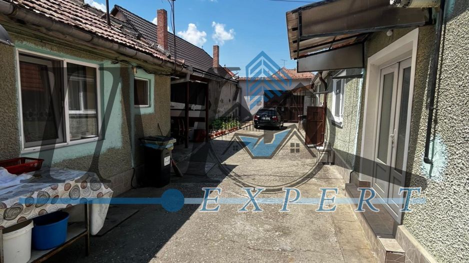 Casa individuală de vânzare in apropiere de centru Sebeș - Poză 9