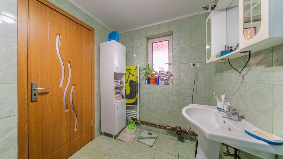 Casă individuală de închiriat, zonă centrală pentru firme - Poză 11