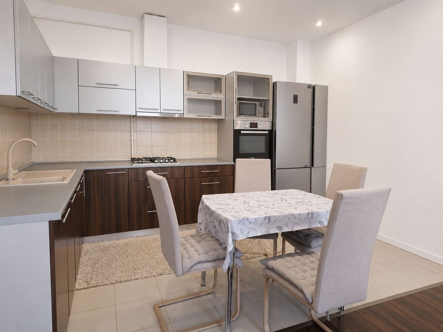 De Inchiriat Apartament 2 Camere, Etaj 1, 69 mp, Terasa, Zona Soarelui - Poză 2