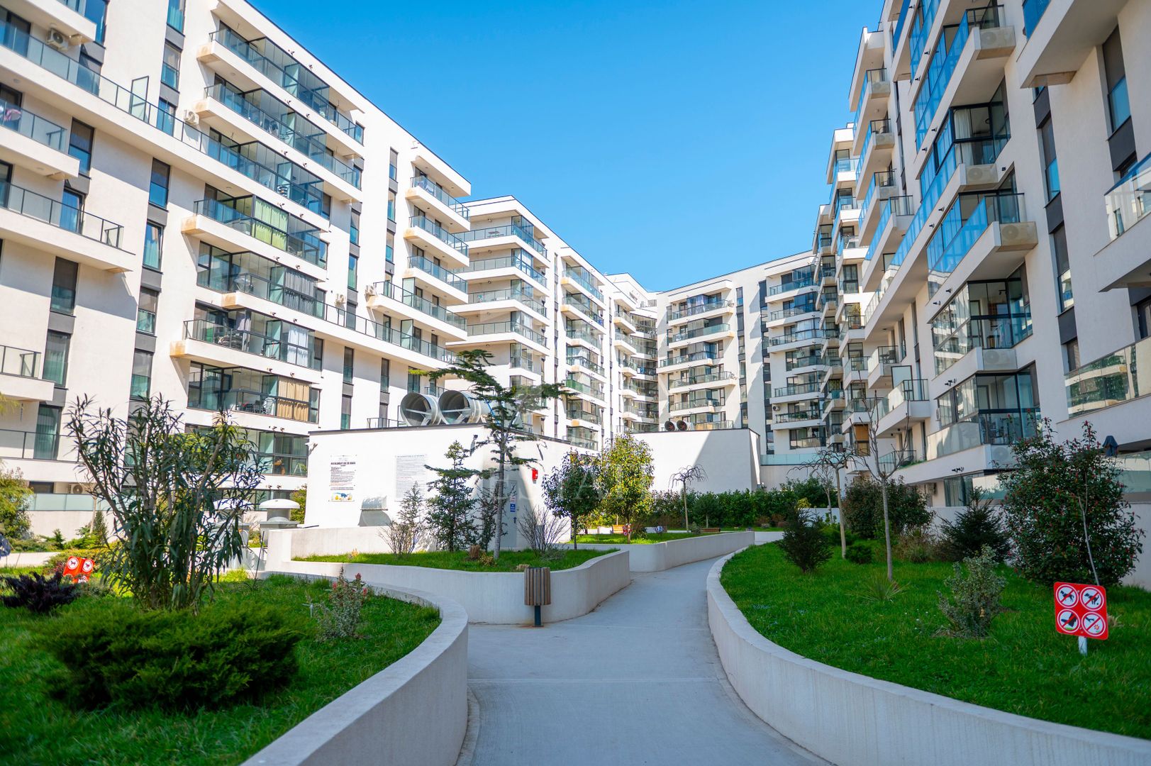 Apartament cu 3 camere si terasa de 49mp, Tomis Nord- Constanta - Poză 28