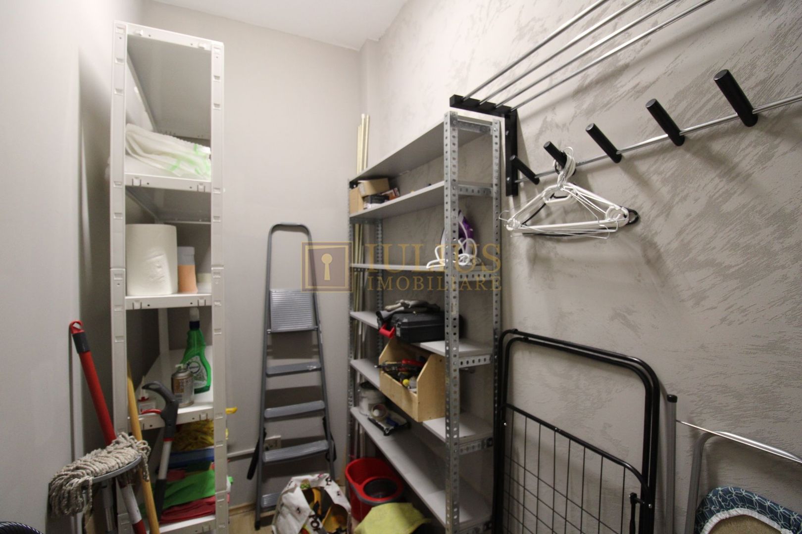 4 camere, bloc Tender langa - Isho - Take Ionescu; vedere spre raul Bega. - Poză 24