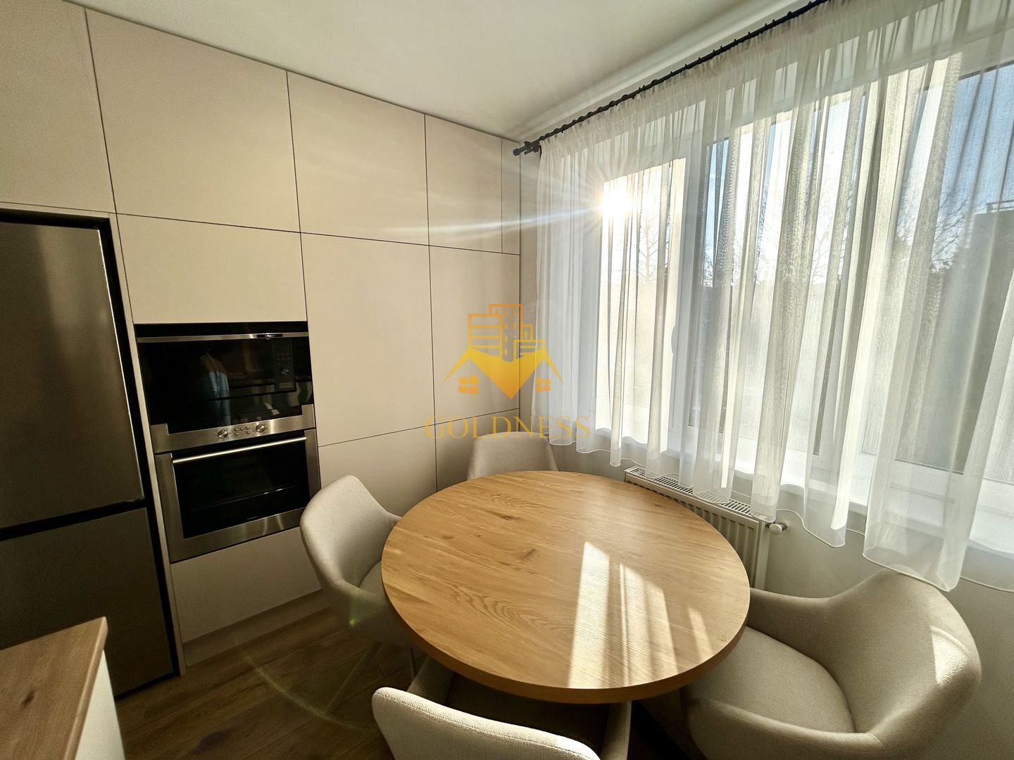 2 camere semidecomandate, Prima Inchiriere, Hotel Royal Gheorgheni - Poză 7