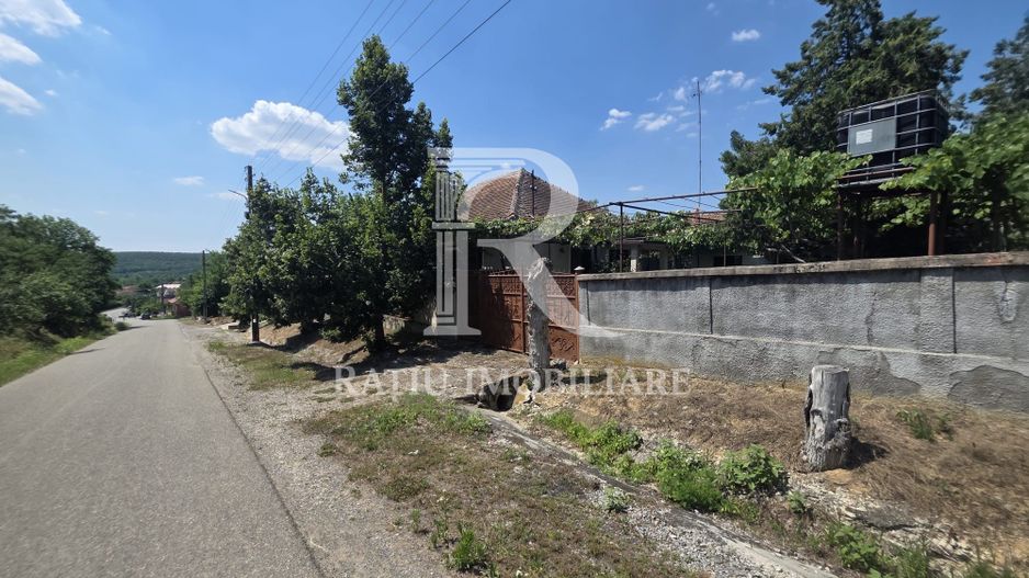 Casa de vânzare cu teren generos | Sumugiu | Bihor - Poză 1