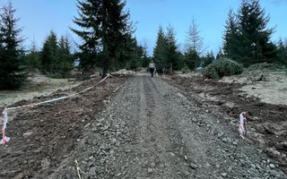 Teren intravilan 1074 mp cu utilitati-ideal pensiune, cabane-Colibita - Poză 3