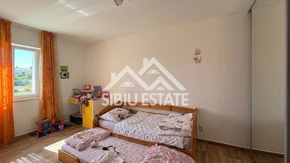 Apartament 3 camere cu grădină 100 mp.  loc de parcare-Calea Cisnadiei - Poză 6