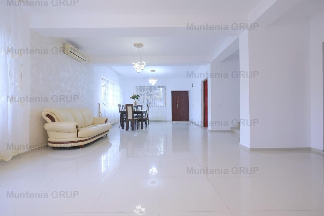 DOBROESTI - Str. Doinei, vila P+E+M, 6 camere, 3 bai cu fininsaje LUX - Poză 1