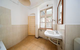 Locație rară în Brașov: ideal pentru regim hotelier sau business - Poză 21