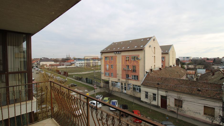 Apartament cu 2 camere, centrala proprie, pet-friendly - Poză 11