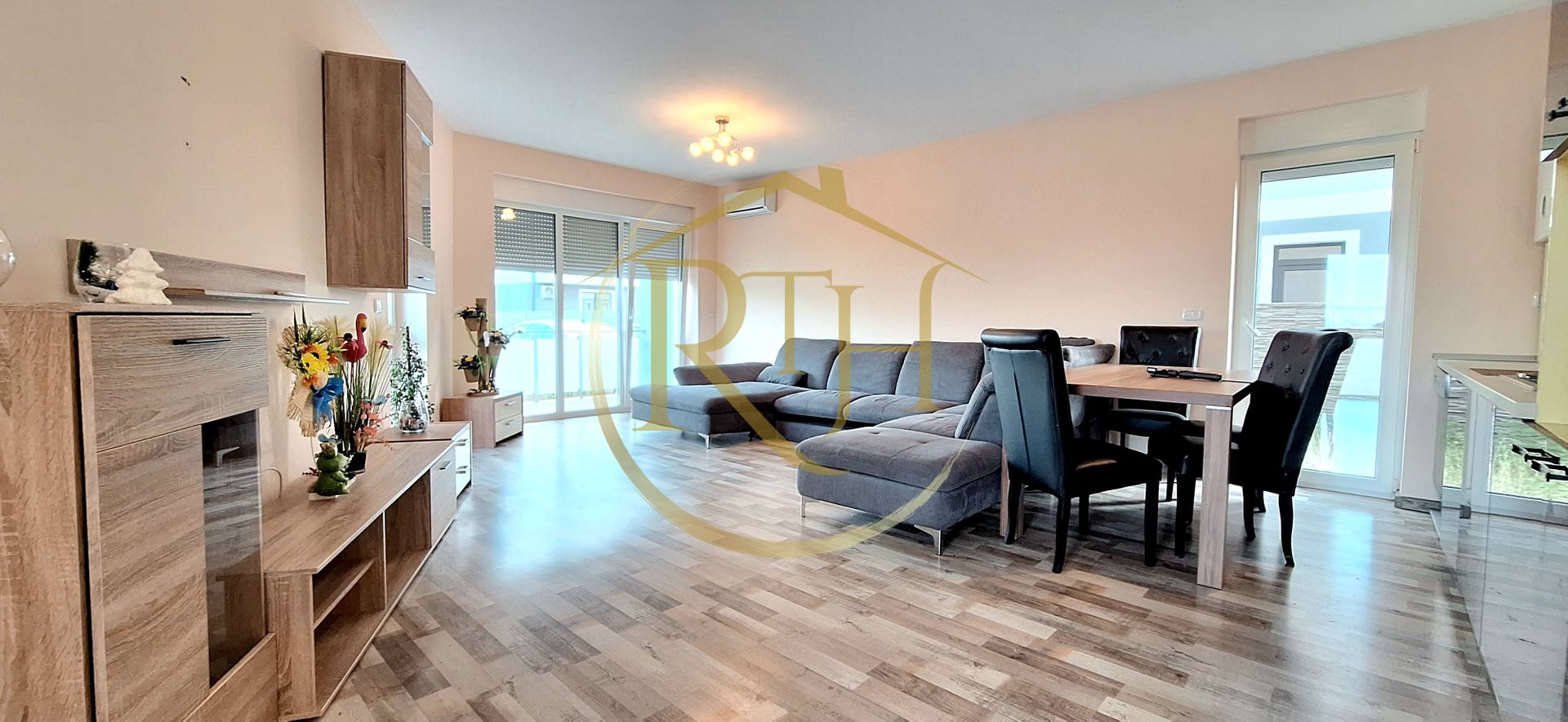 Oferim spre vanzare apartament 2 camere, 60 mp curte, Giroc, 0% Comision - Poză 1