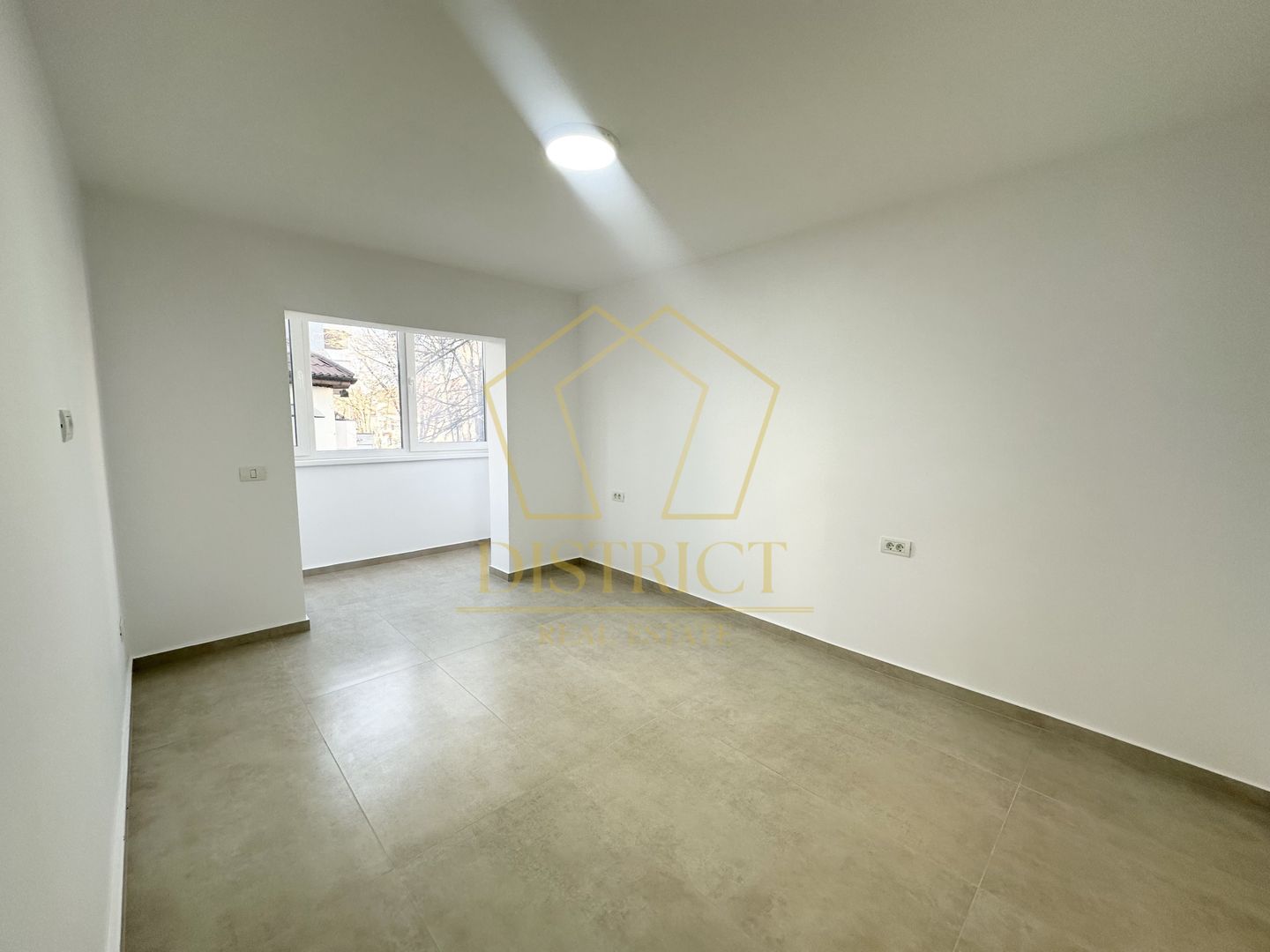 Apartament cu 4 camere decomandat | Etaj 1 | Complexul Studentesc - Poză 5