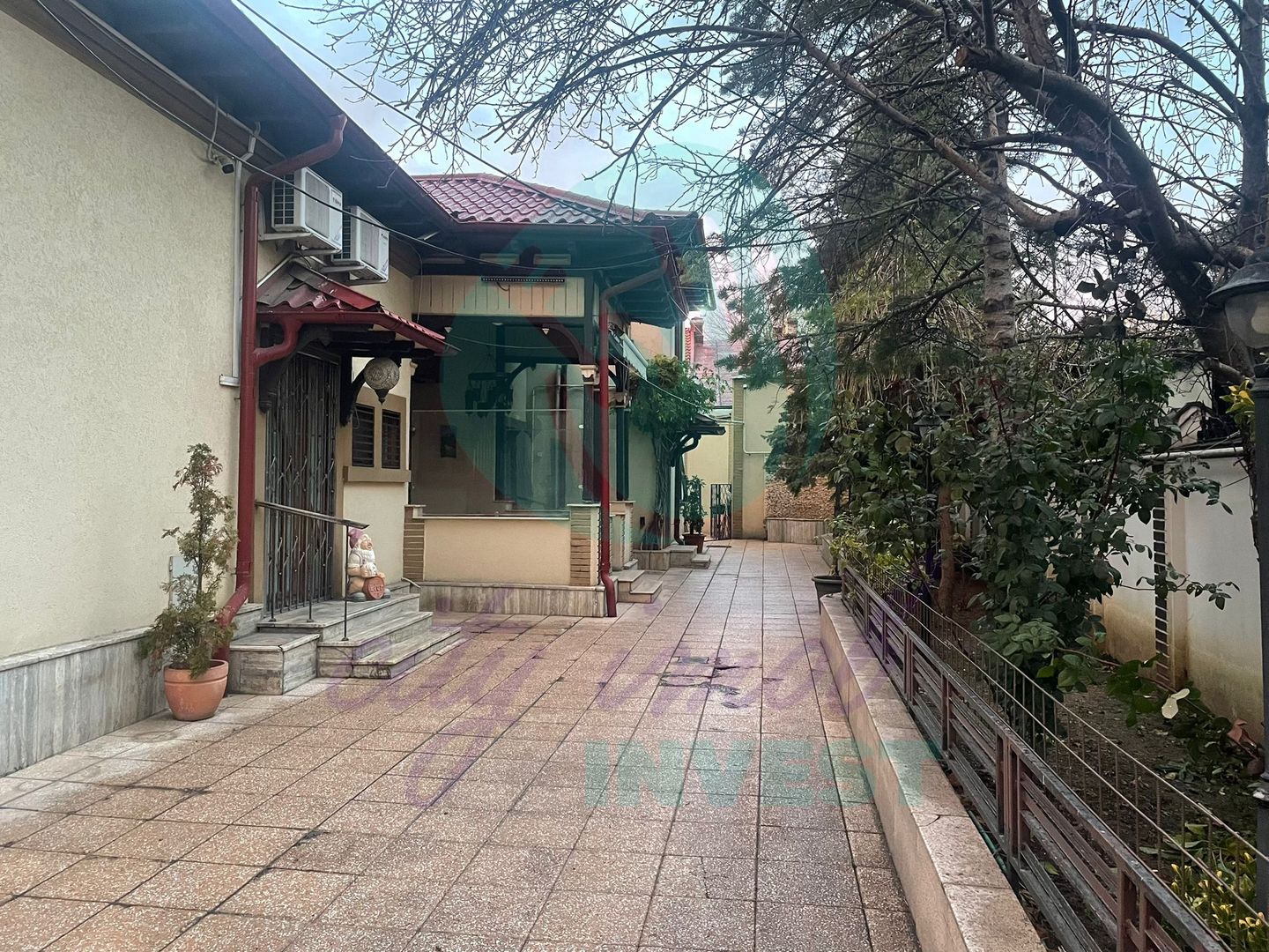 Casa formata din 2 corpuri cu TEREN 433 MP - Poză 5