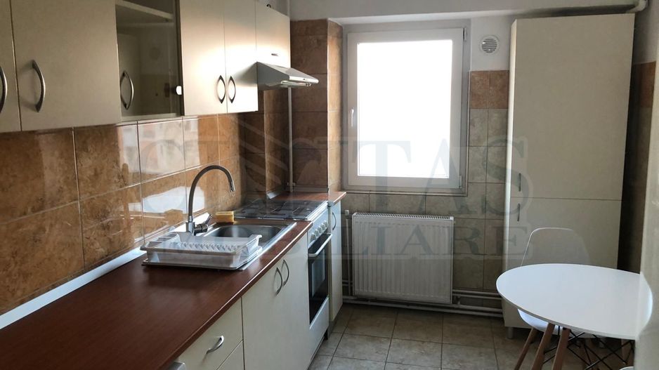 Inchiriez apartament 2 camere decomandat, strada Dunarii - Poză 1