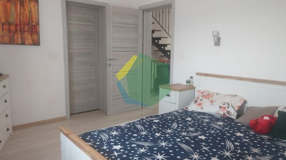 Vilă duplex moderna cu curte generoasa in Otopeni - Poză 3