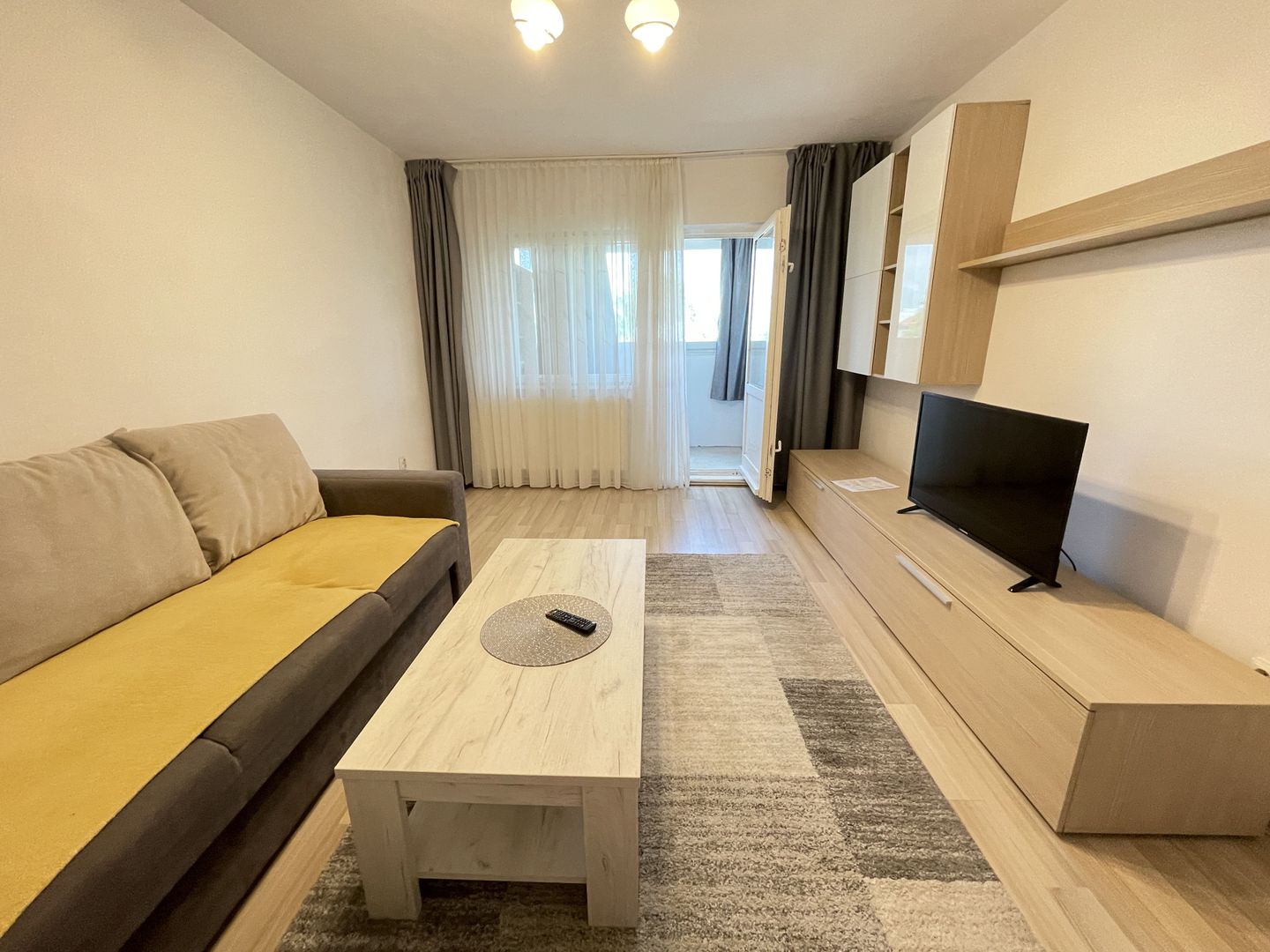 Apartament cu doua camere in zona Aradului - Poză 2
