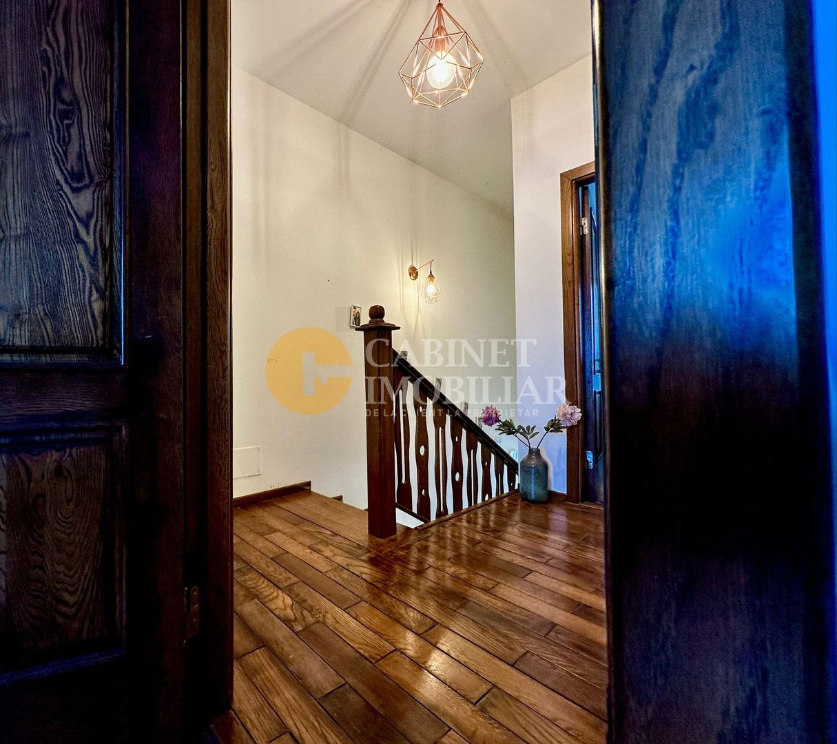 Casa Triplex Rediu Complet Mobilat - Poză 12