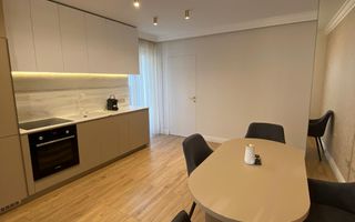 Vanzare 2 camere la cheie, zona Teatru National, 46 mp+ 43 mp gradina - Poză 2