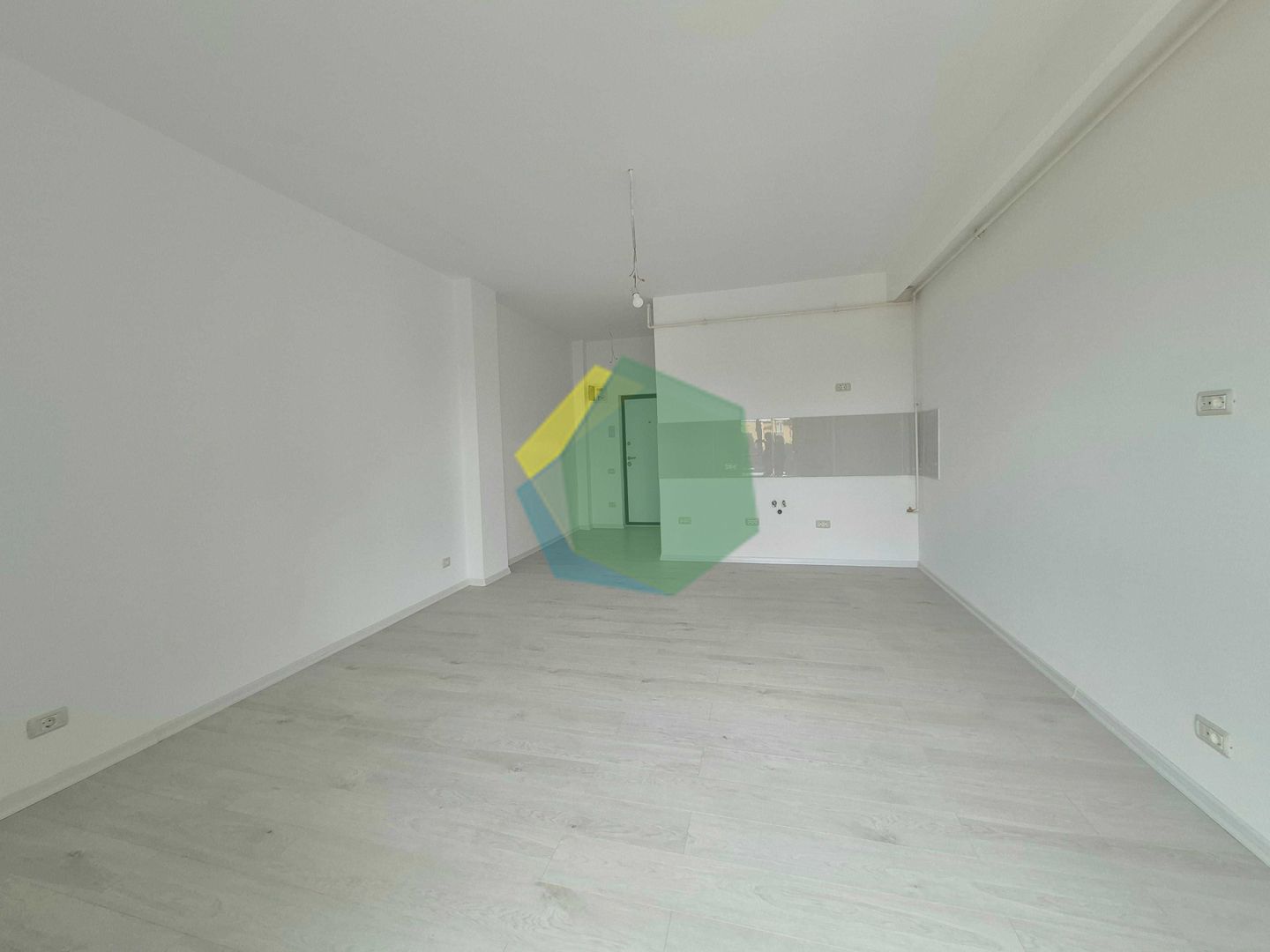 Garsonieră spatioasa 30 mp, bloc nou – Otopeni central - Poză 3