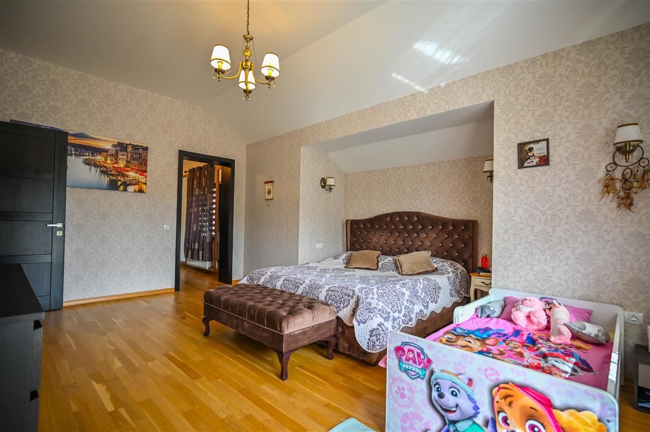 Somptuozitate in stil modern, 2 garaje, 3 terase, totul pe 1.000 mp teren - Poză 43