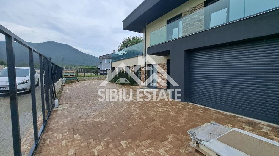 Casa Sibiu Cisnadioara, garaj, piscina, terase panoramice - Poză 33