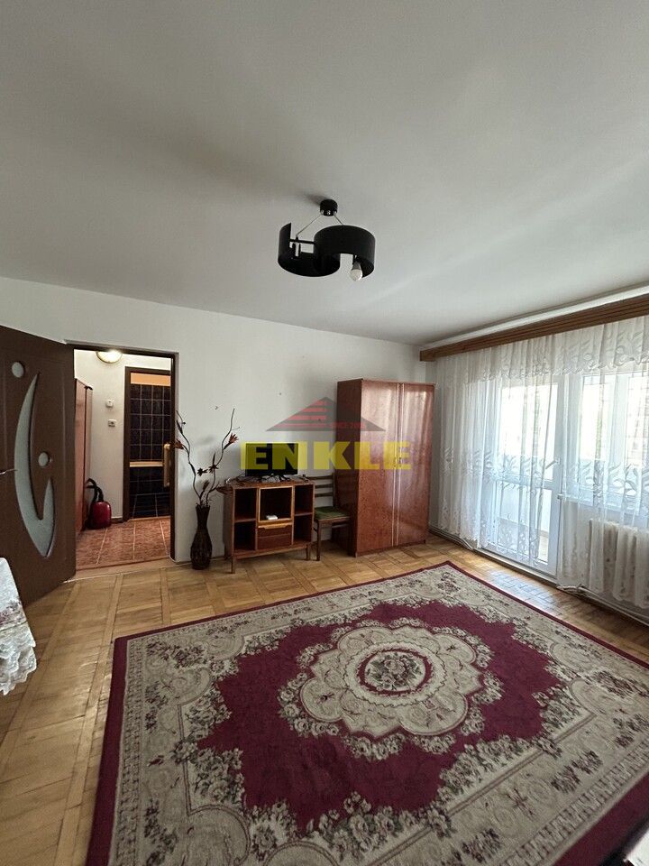 De inchiriat apartament 2 camere, zona Capat 1. Pret 250€ - Poză 1