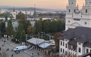 Apartament decomandat cu balcon și terasă, vedere Palatul Culturii, Teatrul Național și Mitropolie, centru Iași - Poză 1