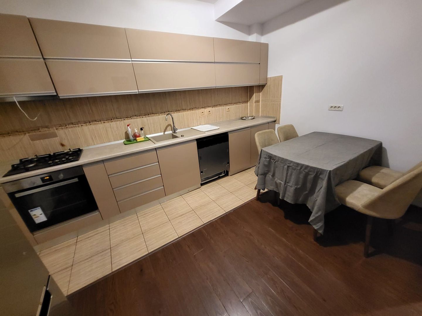 De vanzare Apartament 3 camere, Straulesti, sector 1 - Poză 12