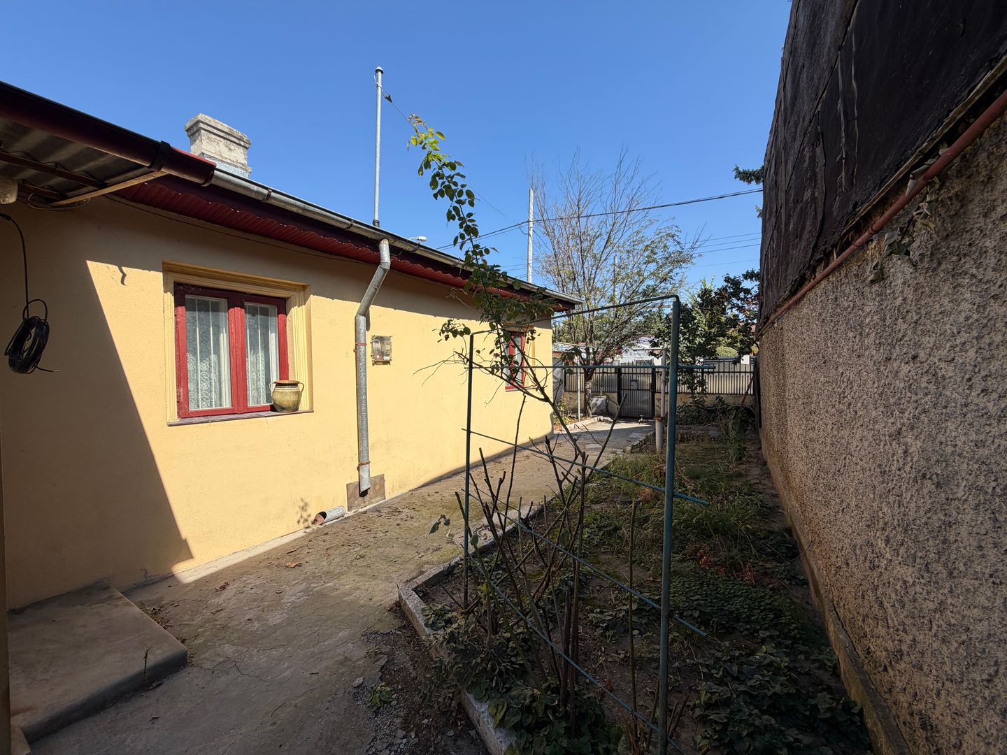 Casă cu teren 251 mp – zona Andronache, Strada Mențiunii - Poză 5