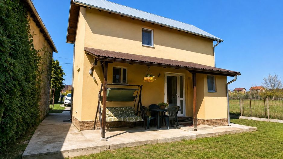 „Acasă, în adevăratul sens al cuvântului – casă cu livadă, liniște - Poză 2