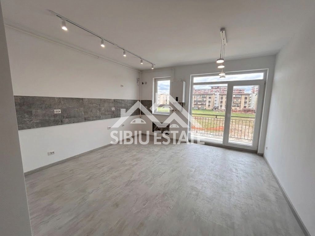 Apartament 2 camere, finisat la cheie, cu balcon - Poză 4