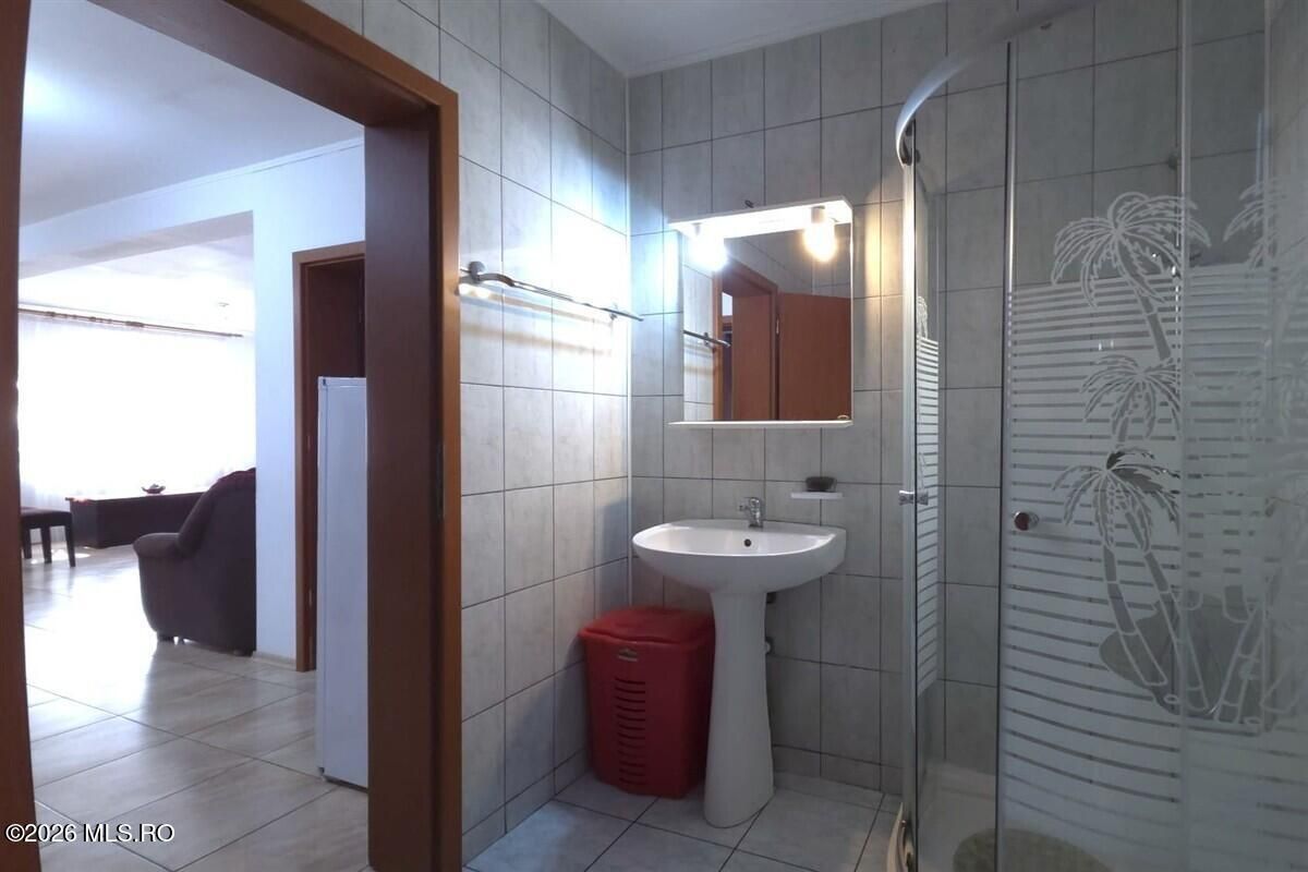 Castelu - Str. Florilor, casa din 2012, teren 737 mp si 106 mp utili - Poză 24