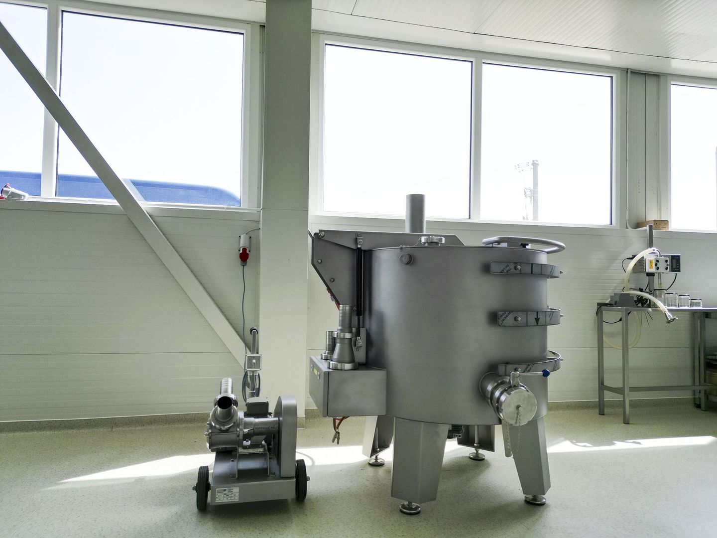 Oportunitate investiție: Livadă de Cireși și Hală - Poză 26