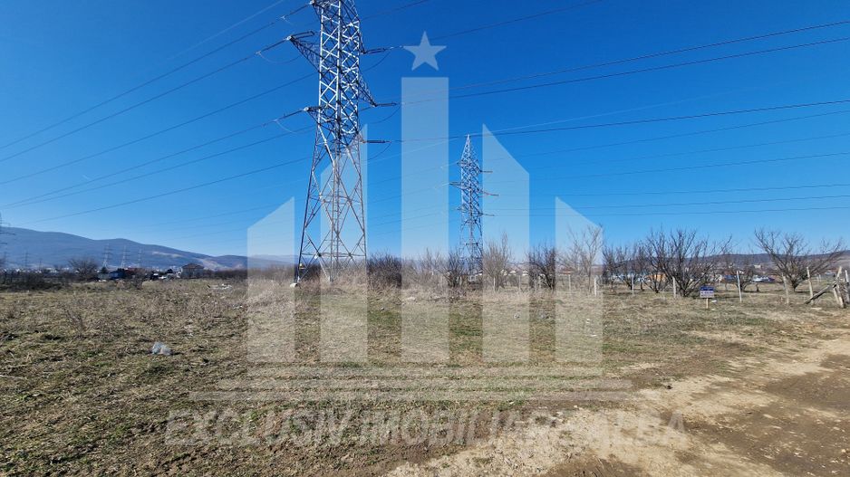 Teren intravilan | De vanzare | 3735 mp | 18 ml deschidere | Arex - Poză 2