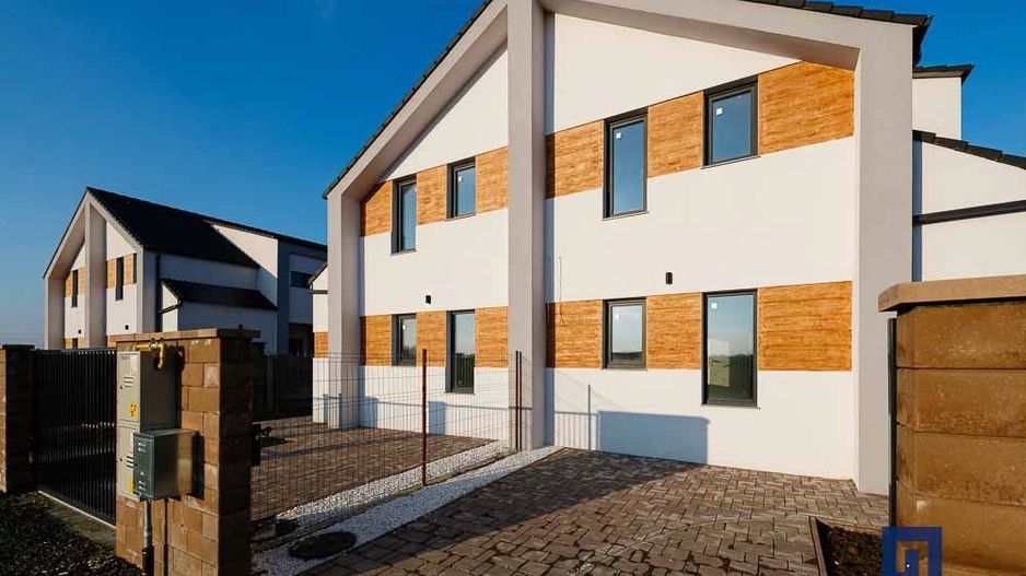 Duplex cu 4 camere si teren generos de 352 mp – Mosnita Noua - Poză 38