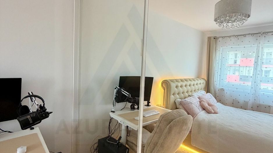 Apartament premium 3 camere etaj 2 cu lift si terasa Calea Surii Mici - Poză 13