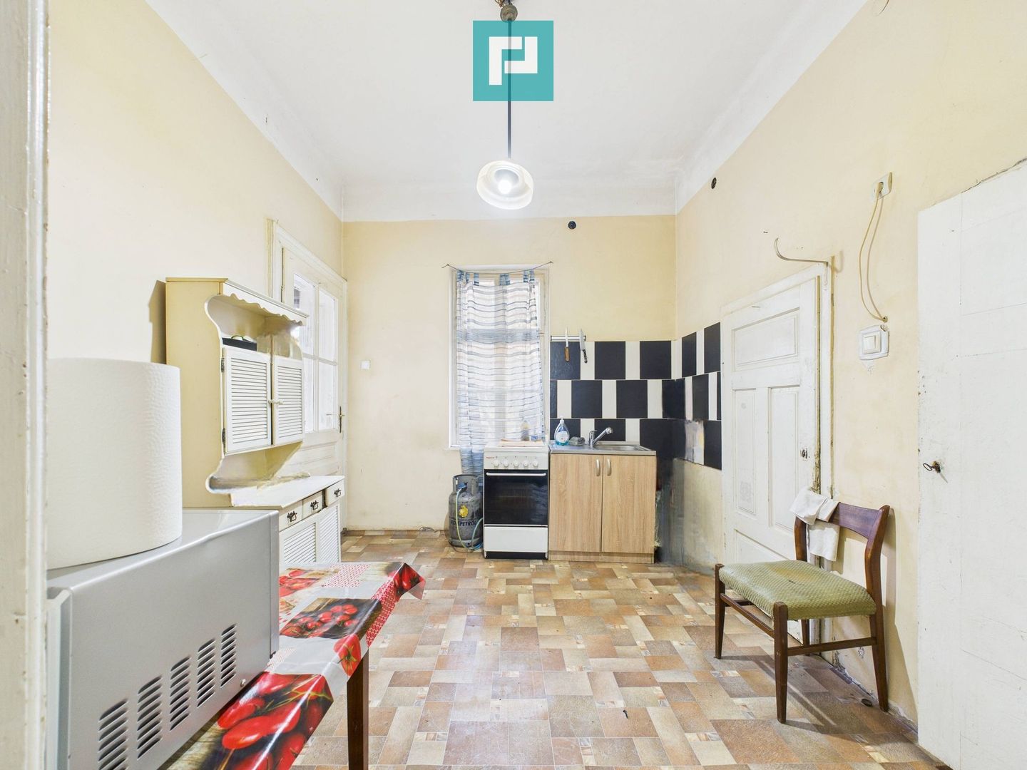 Casă individuală cu anexă în Vaicu - Poză 5