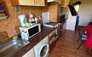 Apartament cu 4 camere de vanzare in Cugir - Poză 5