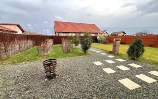 Casa de vanzare - 5 Camere, 2 Bai,  Garaj, 941 mp Teren - Poză 28