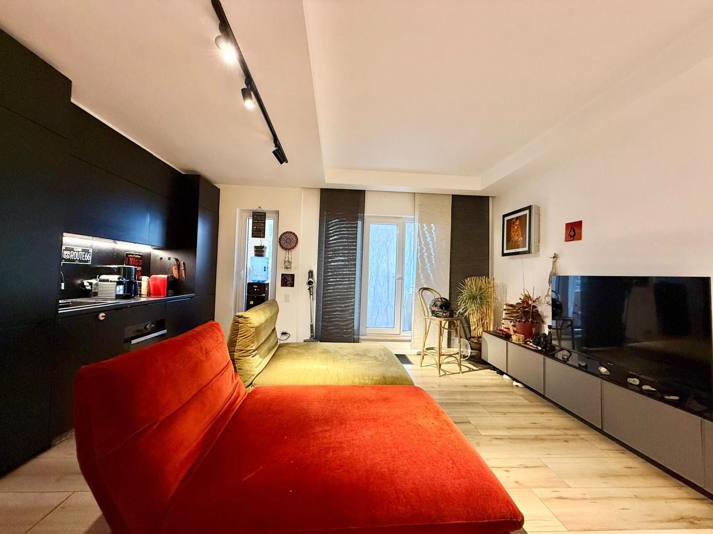 COSMOPOLIS - Apartament cu 2 camere, mobilat si utilat. - Poză 3